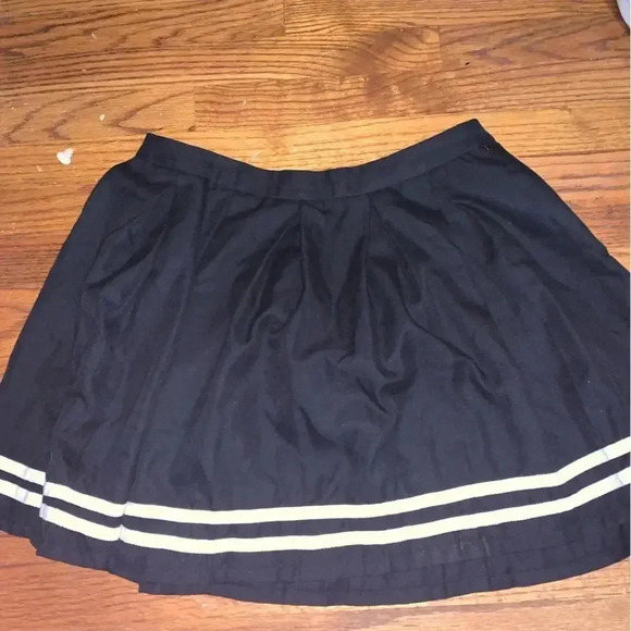 🤑5 for $25  
Hot topic, black, and white skirt - Picture 2 of 3